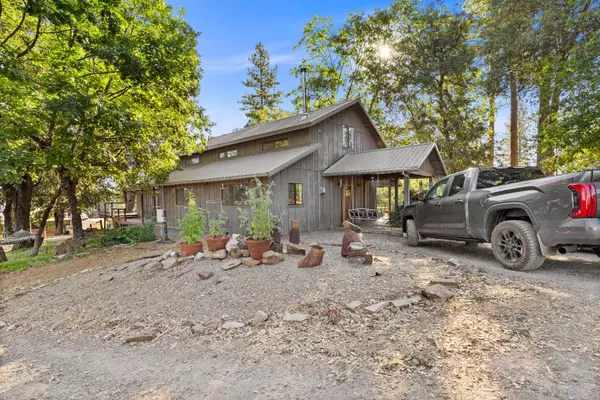 6640 Railroad Flat RD, Mountain Ranch, CA 95246