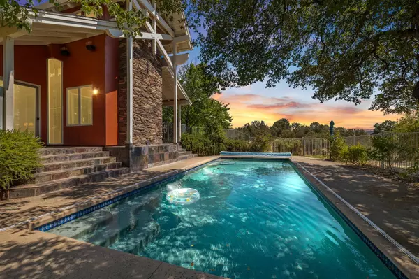 17 White Oak CT, Copperopolis, CA 95228