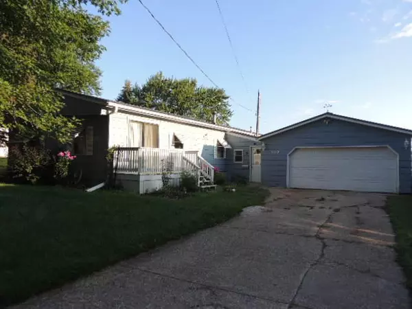 610 WILKENS ST, Danbury, IA 51019