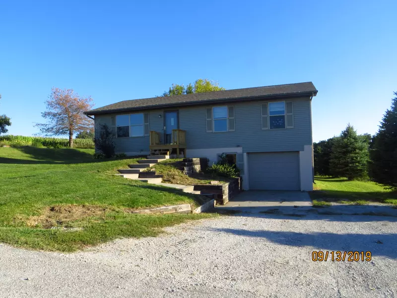 1102 KERRY LN, Logan, IA 51546