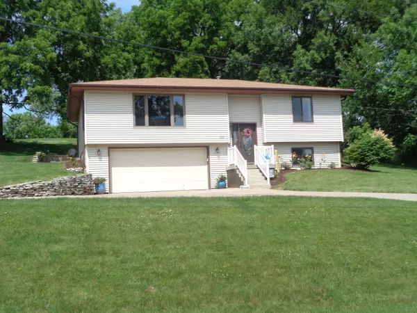 Logan, IA 51546,220 S ELM AVE