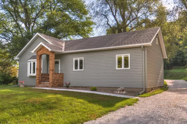 21731 OLD LINCOLN HWY, Crescent, IA 51526