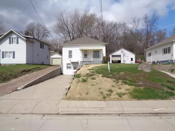 923 SUNNYSIDE AVE, Missouri Valley, IA 51555