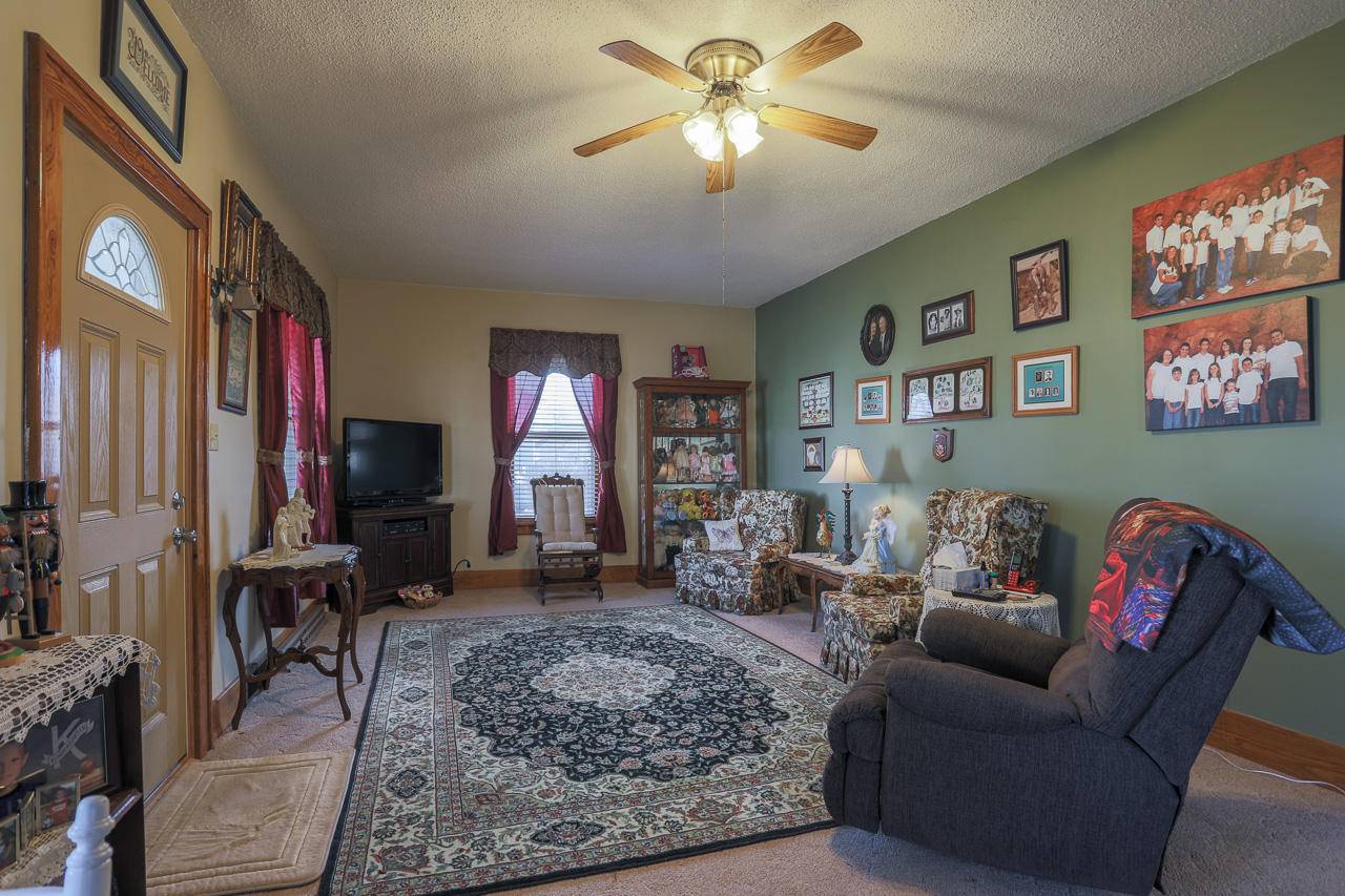 Logan, IA 51546,108 E 5TH ST
