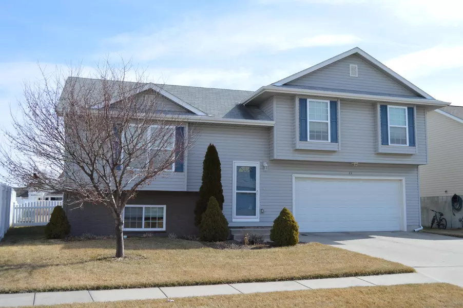 15 OSPREY CIR, Council Bluffs, IA 51501