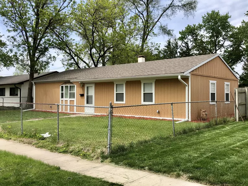 1414 MAYPER DR, Carter Lake, IA 51510