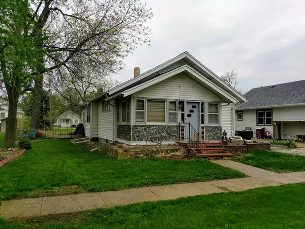 106 S CLARK ST, Mondamin, IA 51557