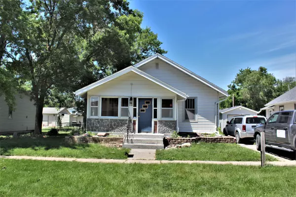 106 S CLARK ST, Mondamin, IA 51557