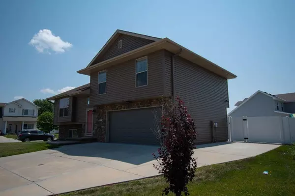 Council Bluffs, IA 51501,225 PEREGRINE PL