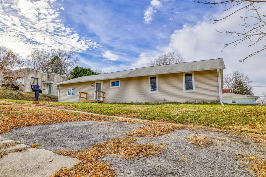 1003 ELM ST, Atlantic, IA 50022