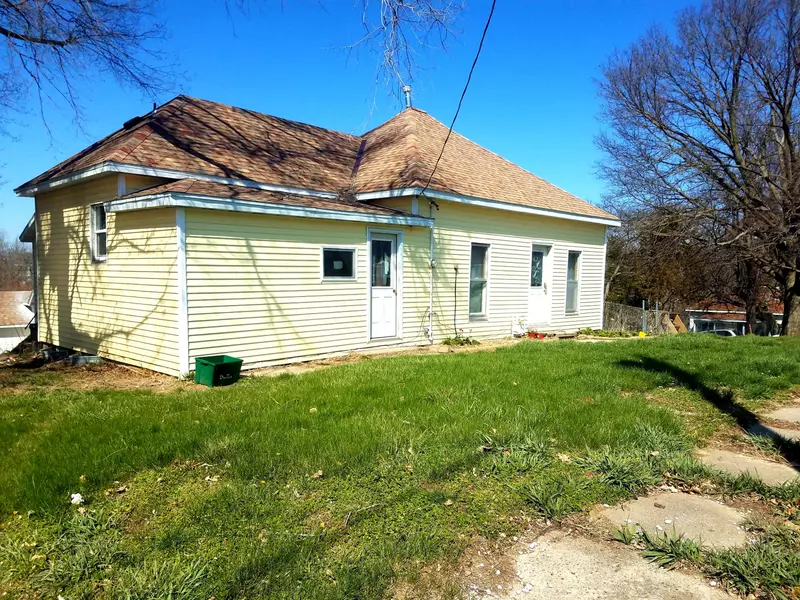 708 VINE ST, Oakland, IA 51560