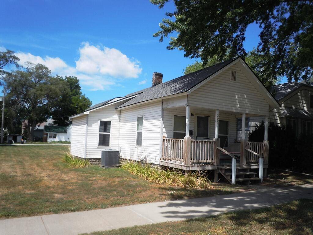 221 N WEST ST, Missouri Valley, IA 51555