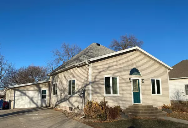 201 PARK ST, Woodbine, IA 51579