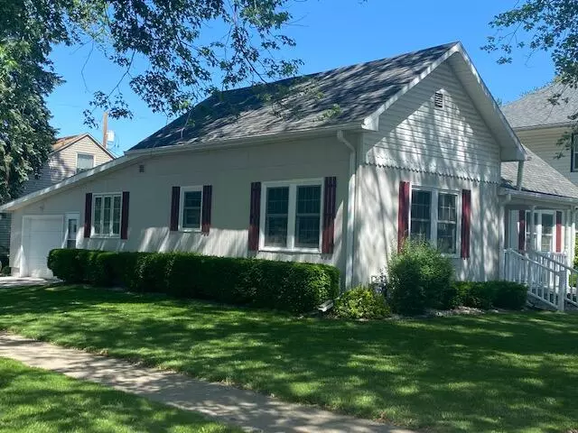 120 S 2ND AVE, Logan, IA 51546