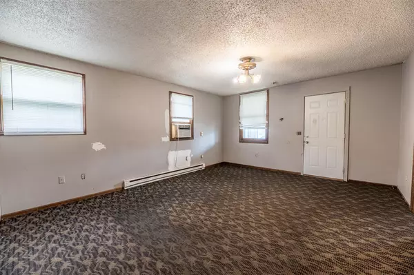 Council Bluffs, IA 51501,146 N 39 ST