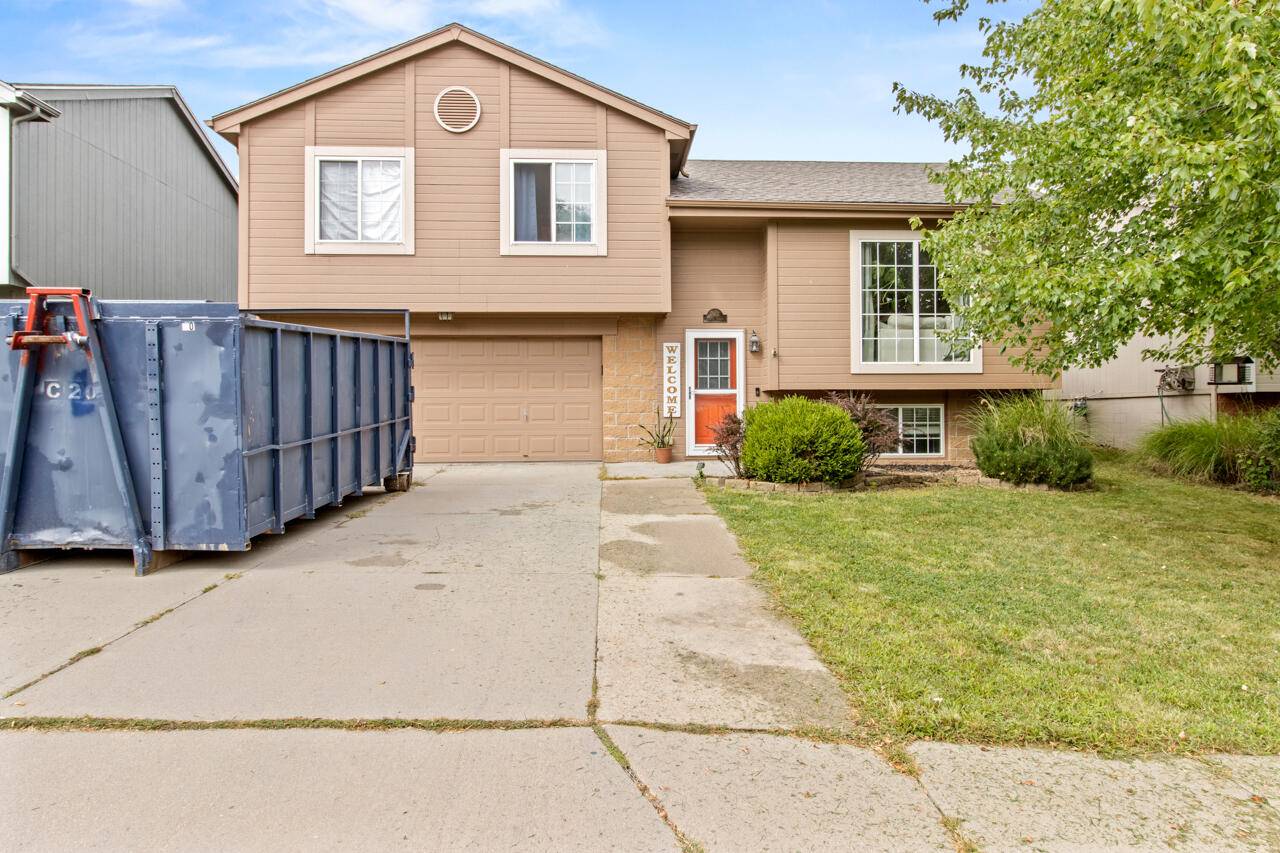 7966 MORRIS ST, Omaha, NE 68122