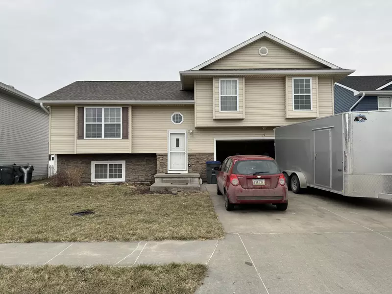 19 OSPREY CIR, Council Bluffs, IA 51501