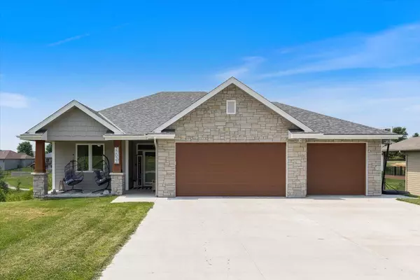 22033 ELDERBERRY RD, Glenwood, IA 51534