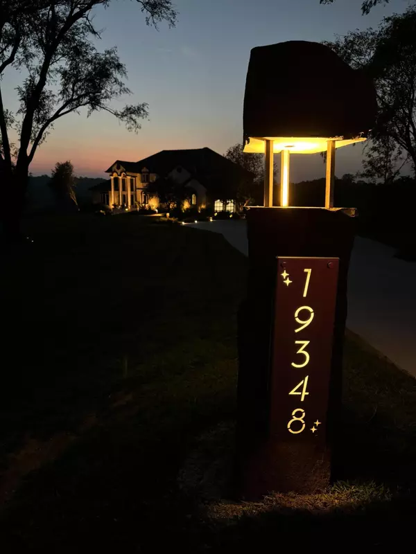 Council Bluffs, IA 51503,19348 HONEYSUCKLE RD