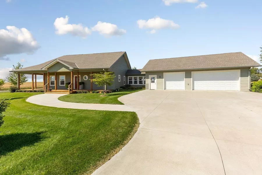 3387 PRAIRIE TRAIL TRL, Logan, IA 51546