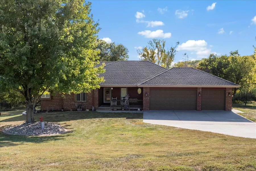 55540 FORRESTER VALLEY LN, Glenwood, IA 51534