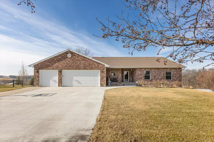 28706 COLDWATER AVE, Honey Creek, IA 51542