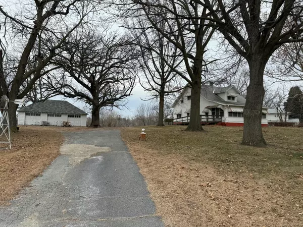 910 N LOCUST, Glenwood, IA 51534