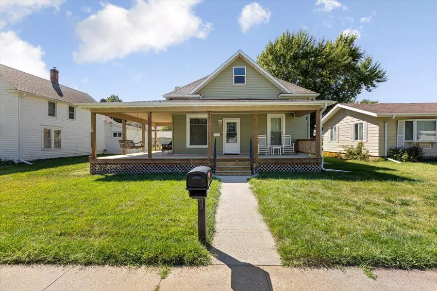 215 N 3RD AVE, Logan, IA 51546