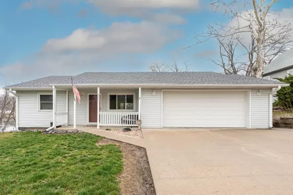 311 N GROVE ST, Glenwood, IA 51534