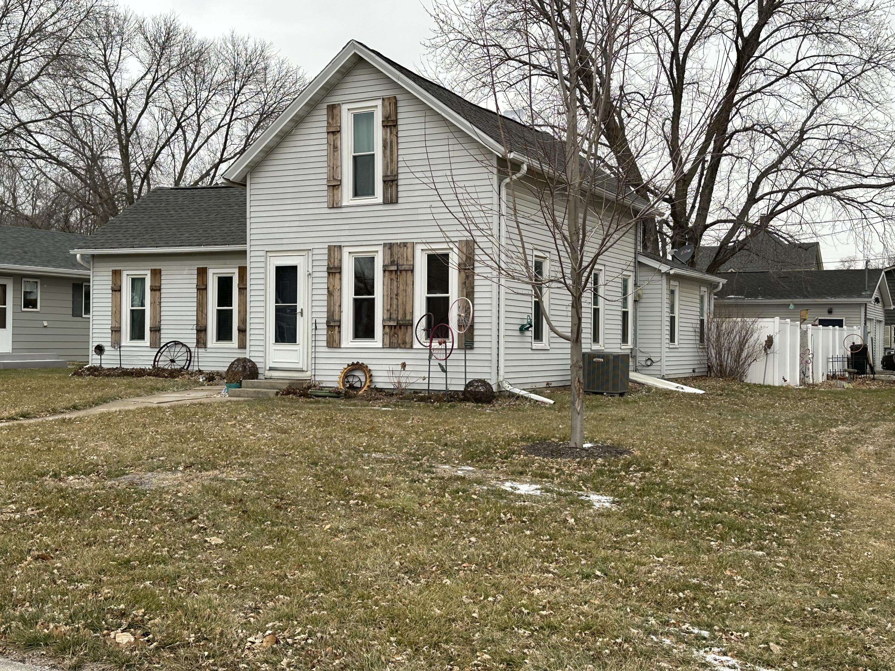 109 E 5TH ST, Logan, IA 51546