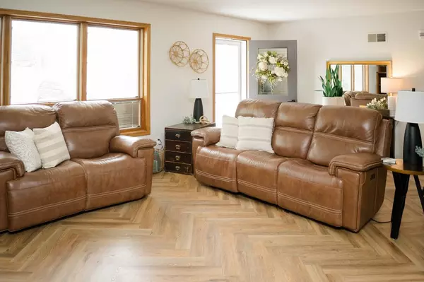 Avoca, IA 51521,204 E MILL ST