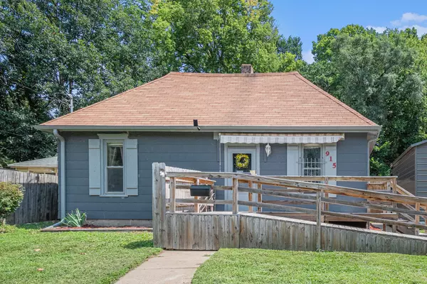 915 HARRISON ST, Council Bluffs, IA 51503