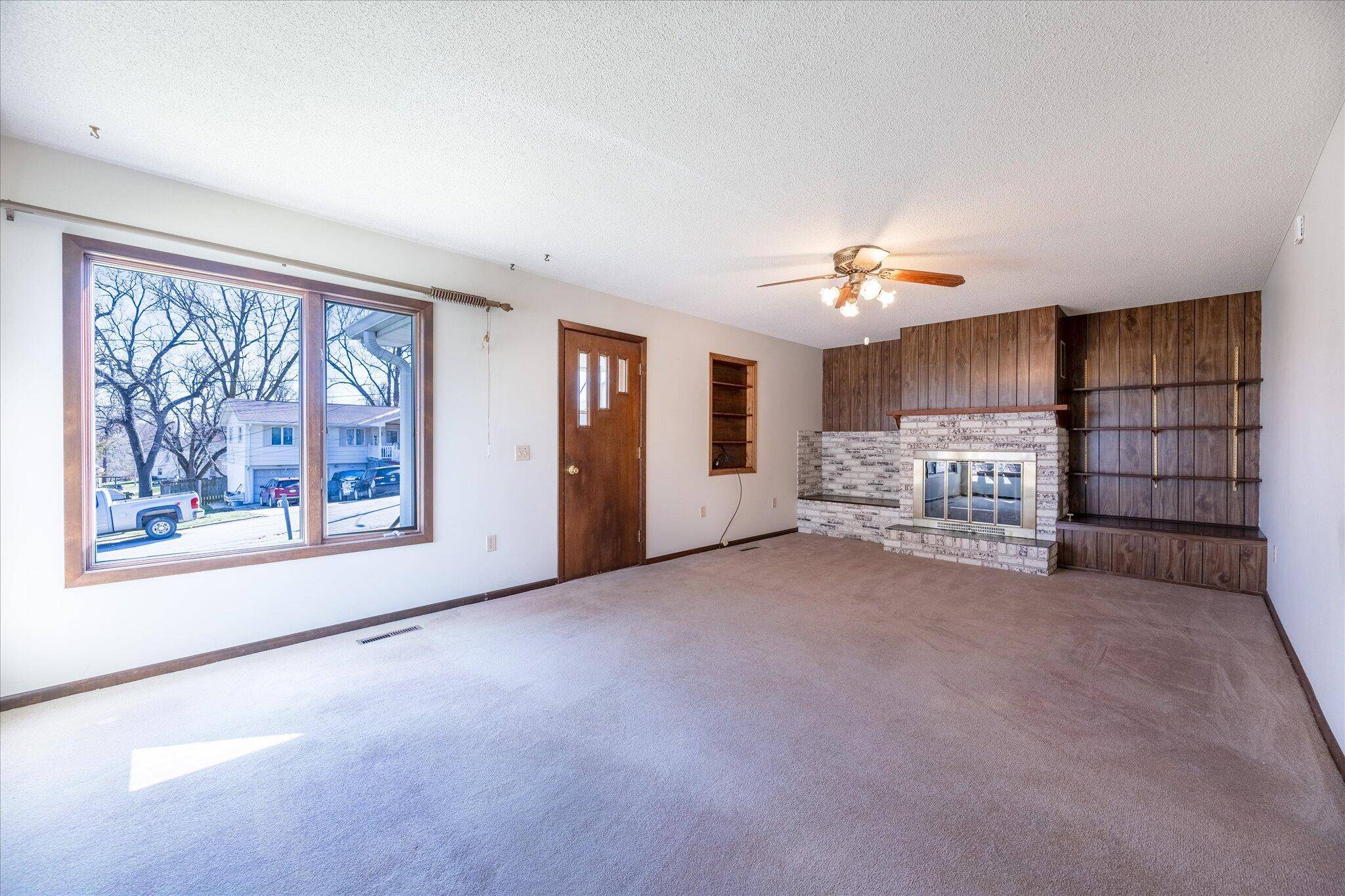 Logan, IA 51546,222 W 4TH ST