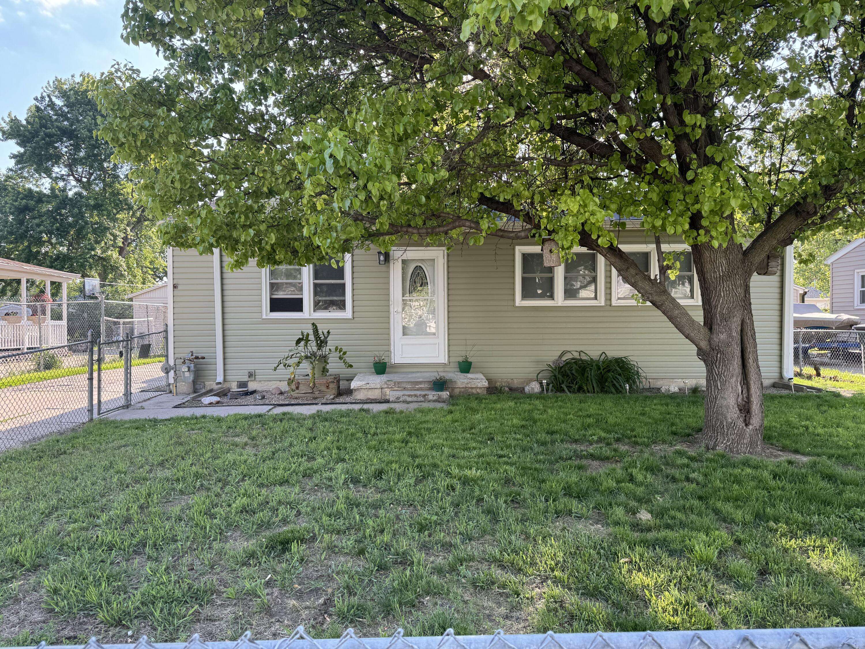 1220 N 19TH ST, Council Bluffs, IA 51501