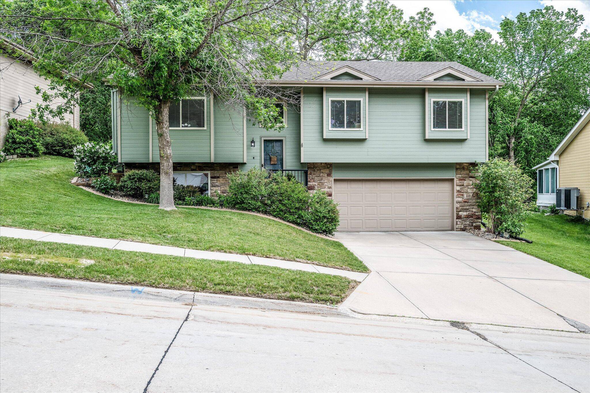 117 AUTUMN CIR, Council Bluffs, IA 51503