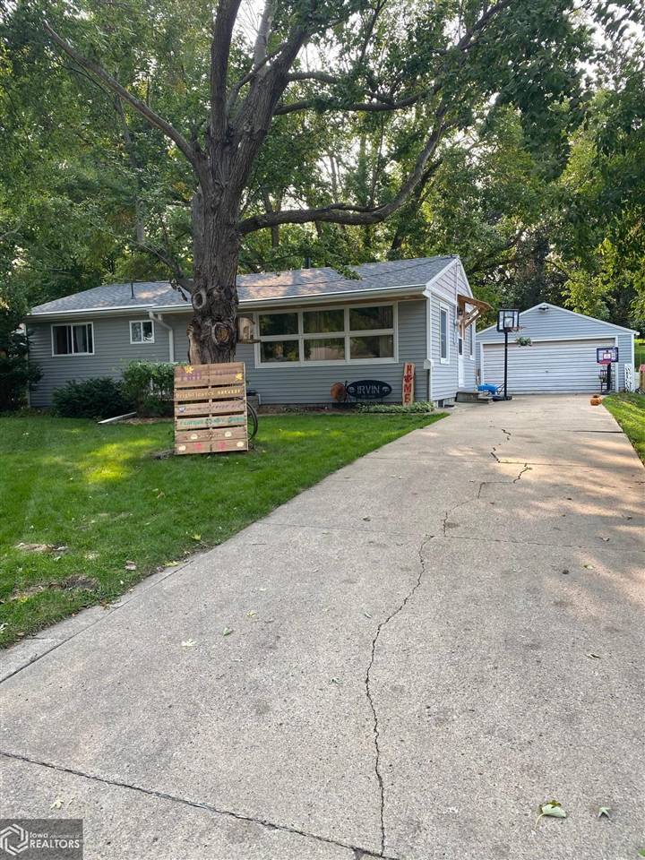 622 S 9th Street, Adel, IA 50003