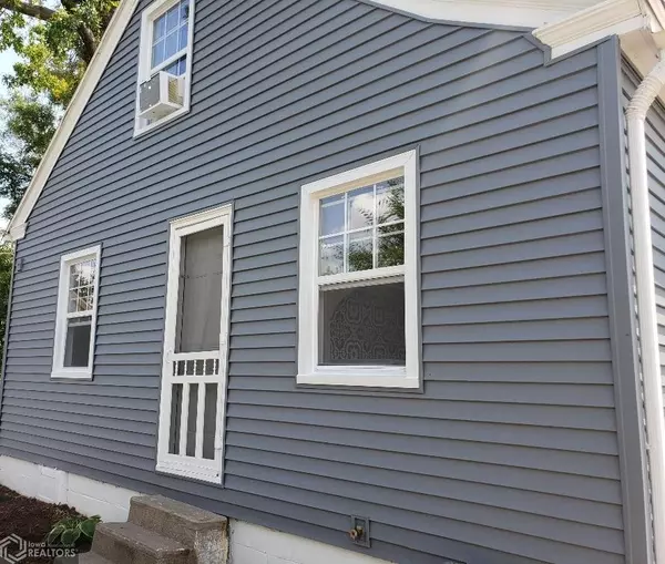 Cedar Rapids, IA 52402,2121 F Avenue NE