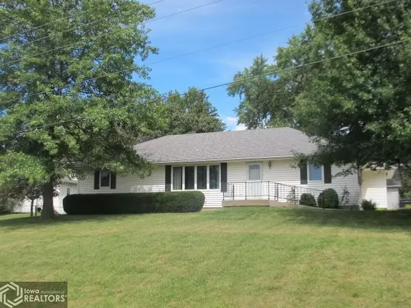 813 S 8th Street, Chariton, IA 50049
