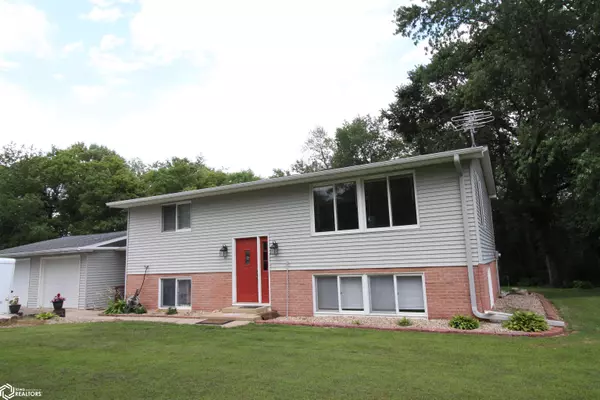 1209 Angelia Pl, Nora Springs, IA 50458