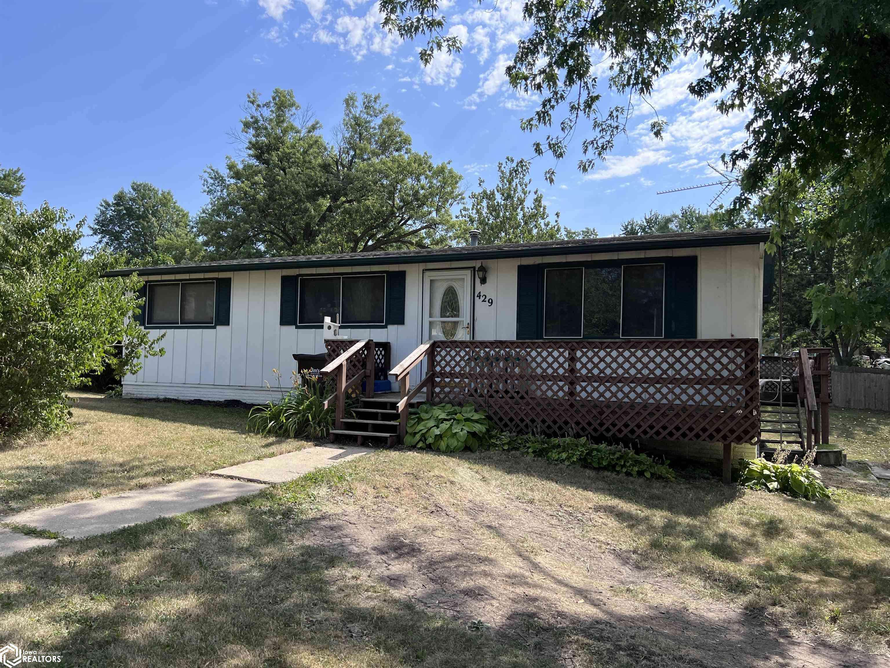 429 N Jackson St, Osceola, IA 50213