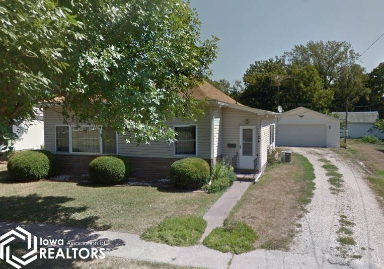 104 Church St, Morning Sun, IA 52640