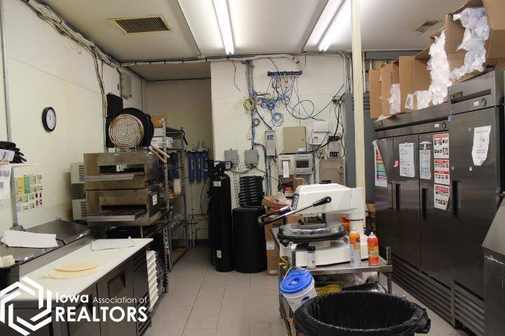 Hampton, IA 50441,609 Central Ave W