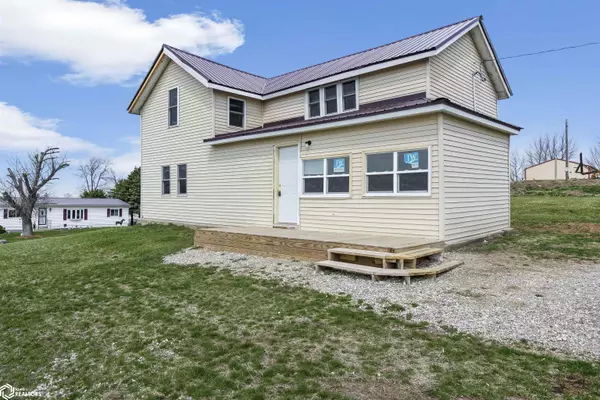 201 3rd St, Malcom, IA 50157