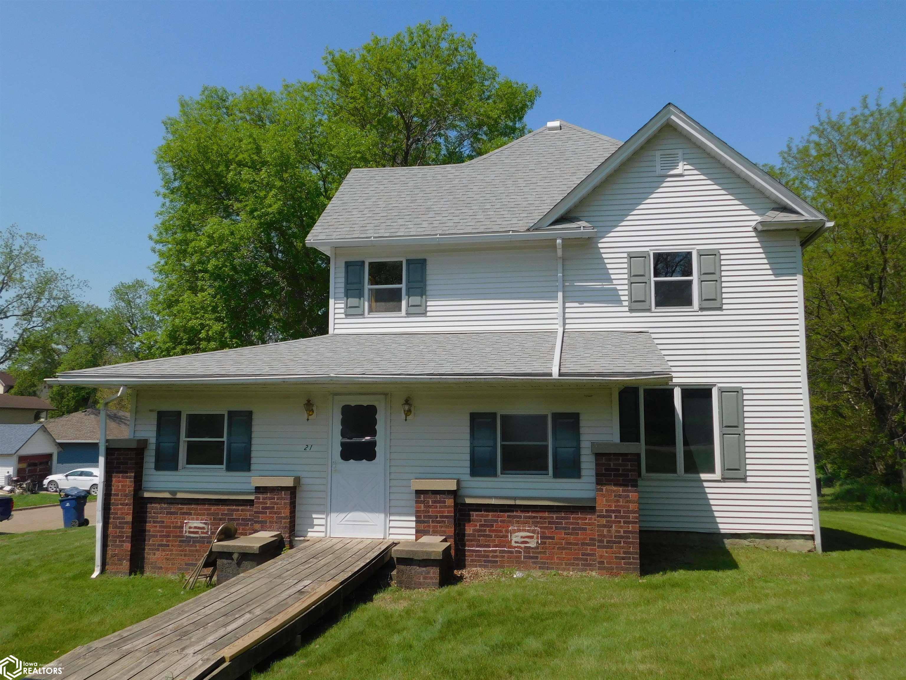 21 Sue St, Manning, IA 51455