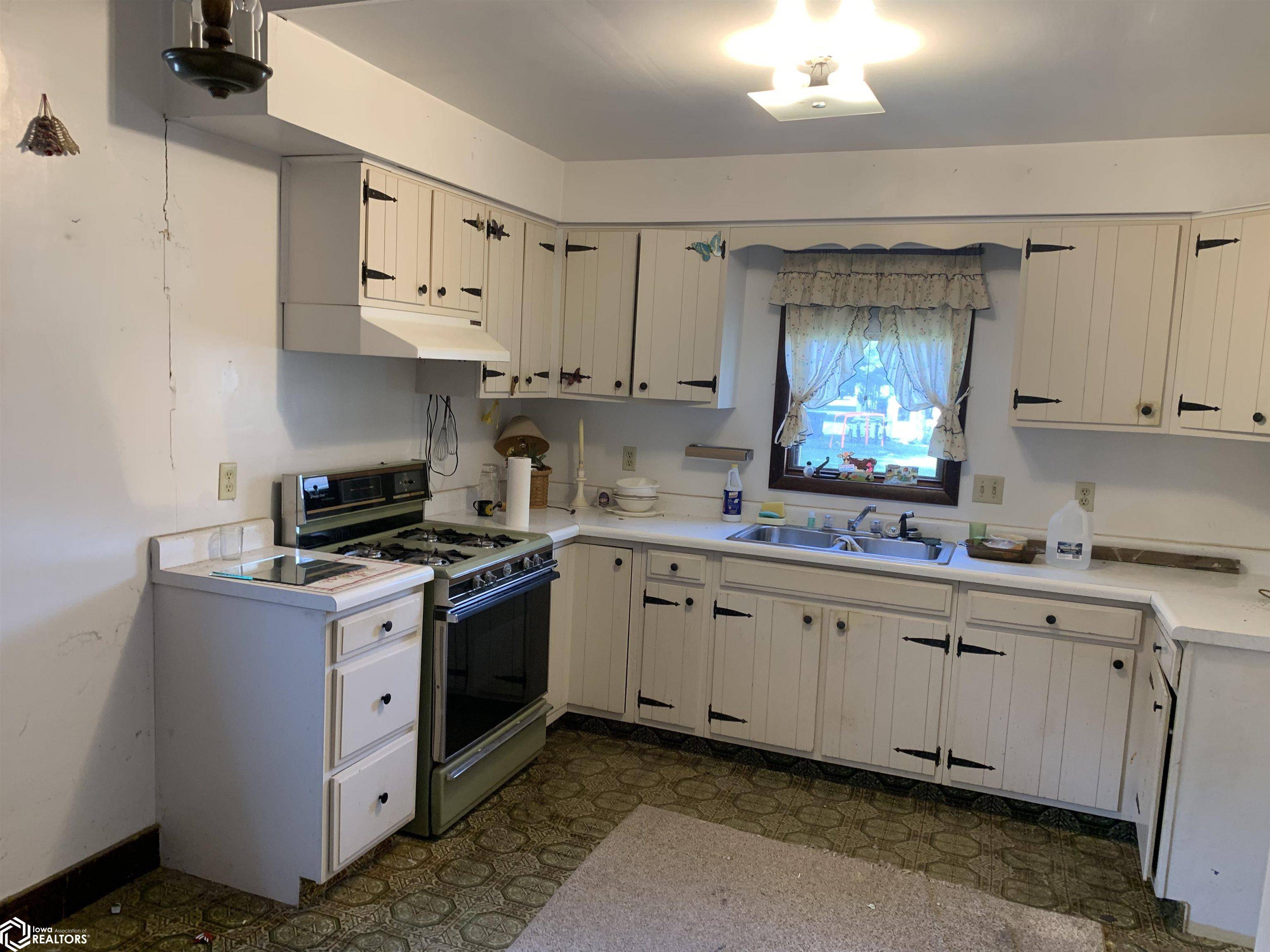 Burlington, IA 52601,2108 S 16th St