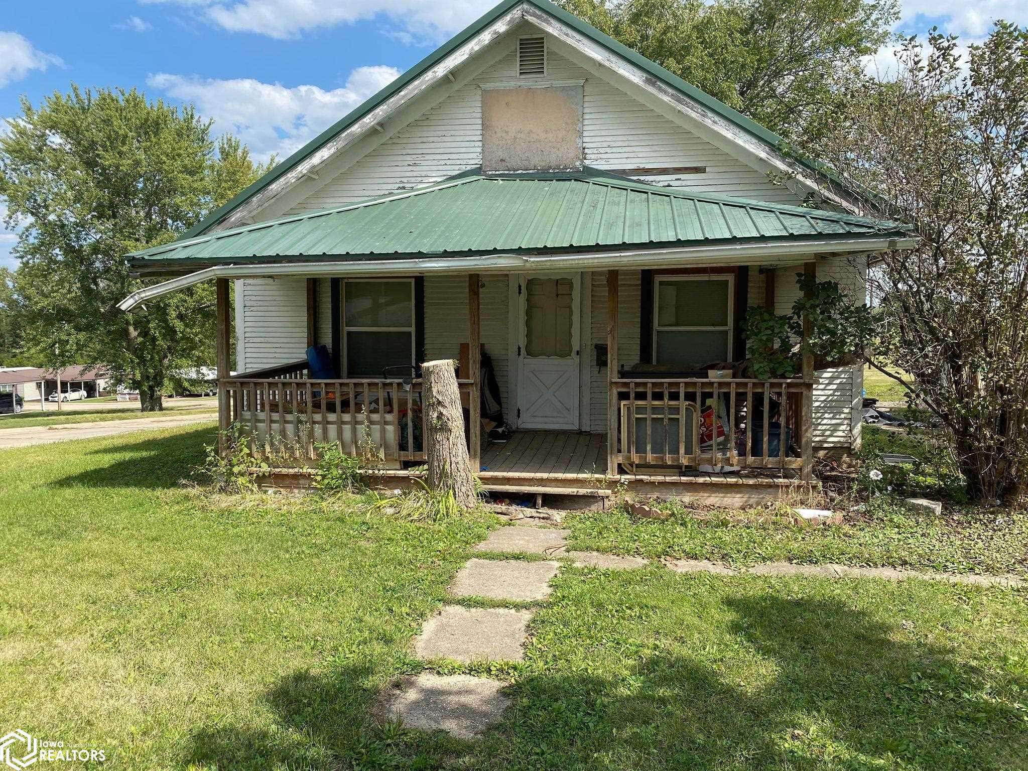 423 N 20th St, Centerville, IA 52544