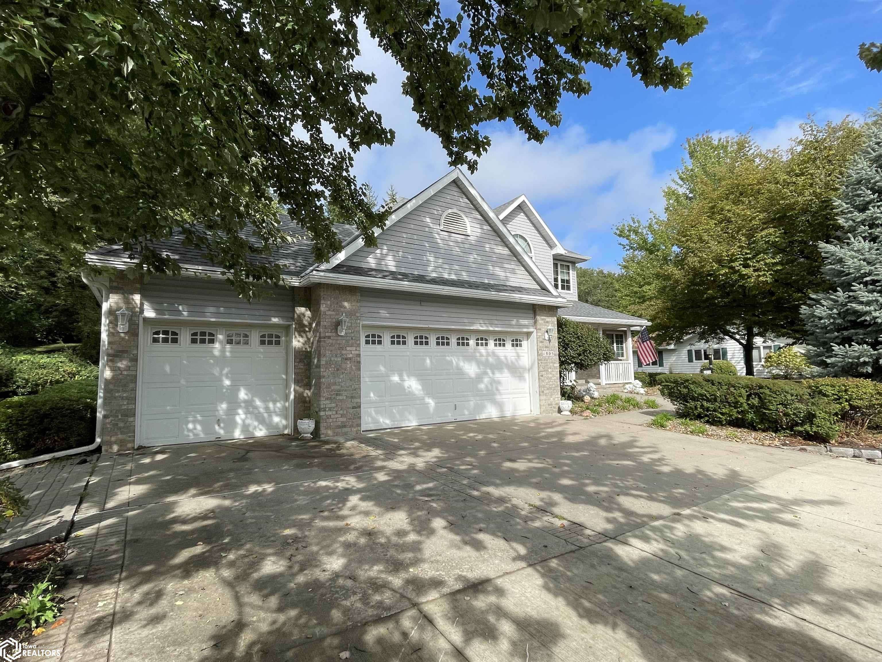 Hamburg, IA 51640,1805 Bluff St