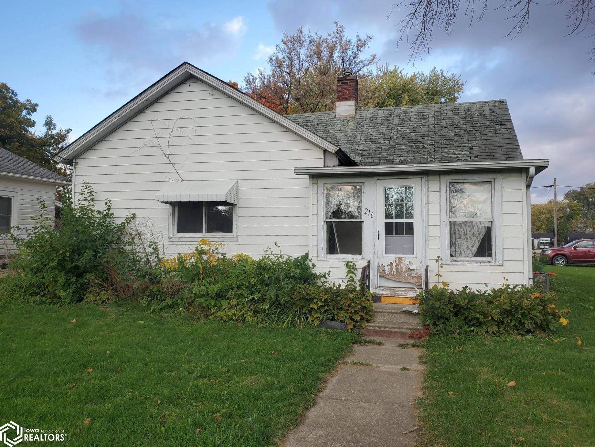 216 S 1st St, Greene, IA 50636