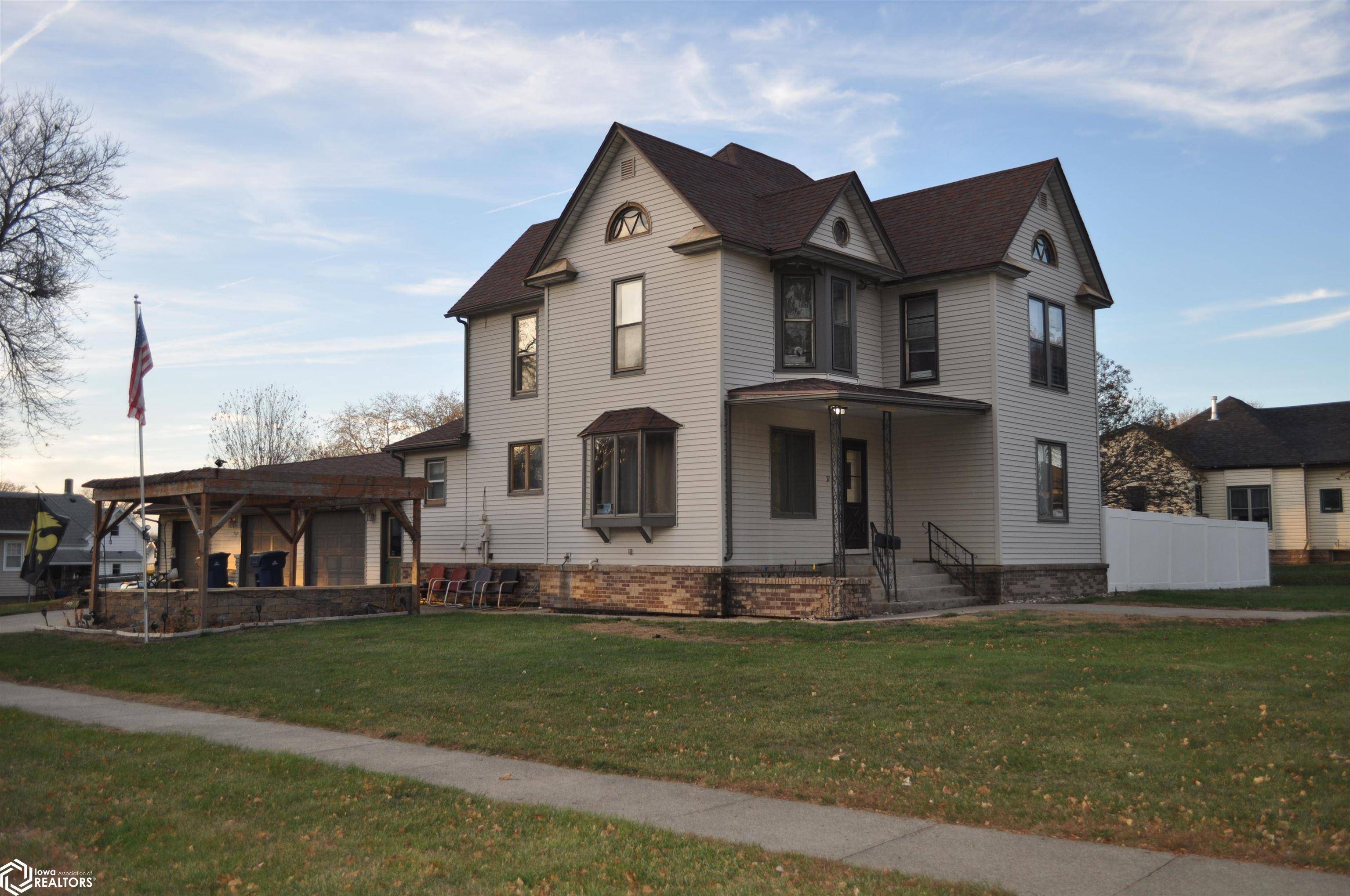 71 May St, Manning, IA 51455