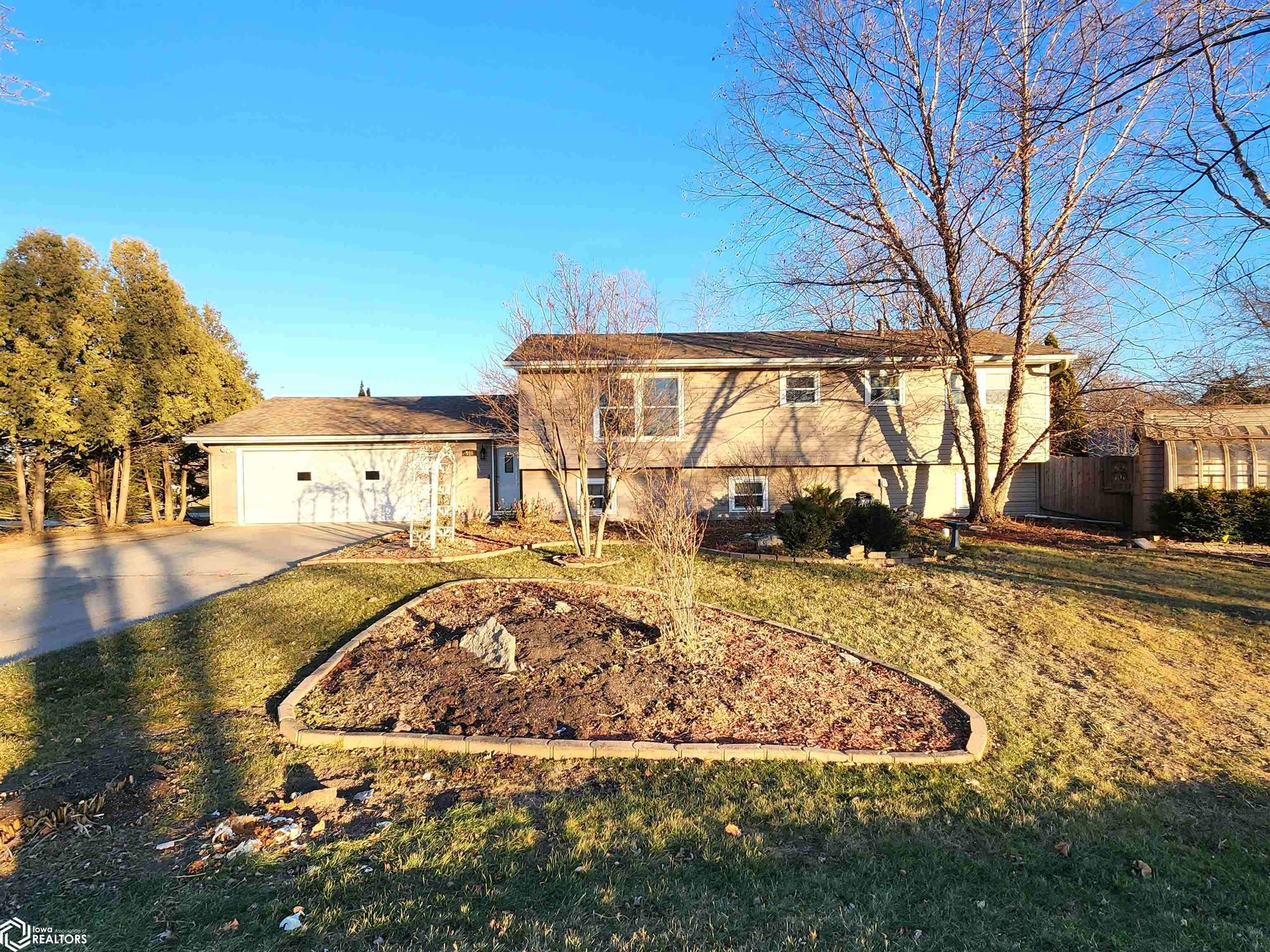 406 Club Ter, Manly, IA 50456